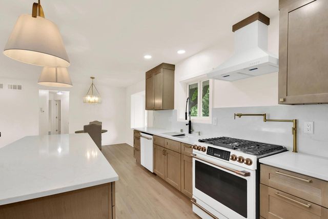 3285 Wetzel LANE, Brookfield, WI 53005
