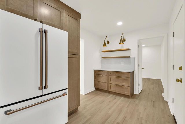 3285 Wetzel LANE, Brookfield, WI 53005