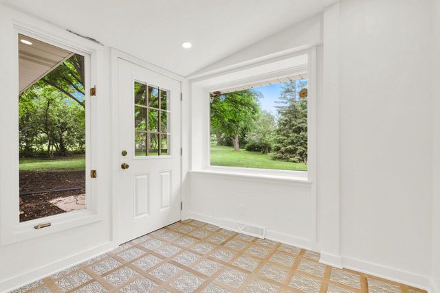 3285 Wetzel LANE, Brookfield, WI 53005