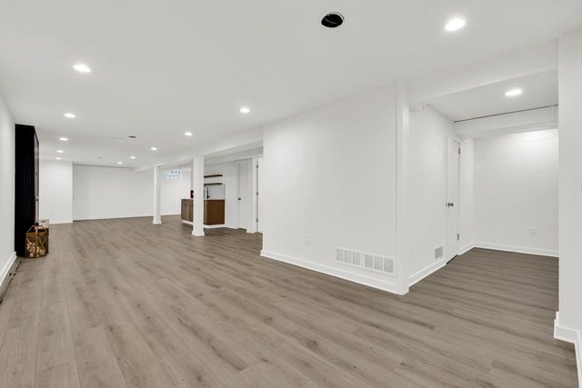 3285 Wetzel LANE, Brookfield, WI 53005