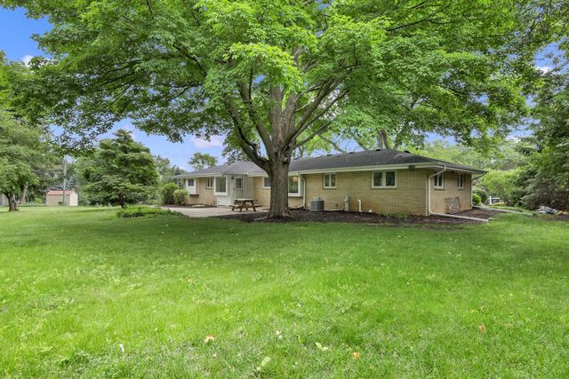 3285 Wetzel LANE, Brookfield, WI 53005
