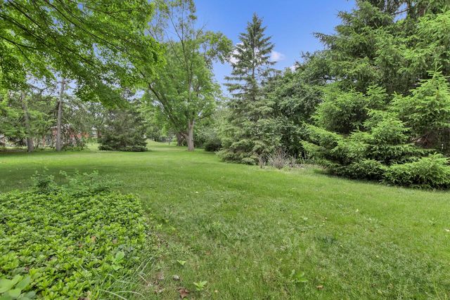 3285 Wetzel LANE, Brookfield, WI 53005