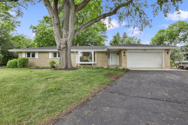 3285 Wetzel LANE, Brookfield, WI 53005