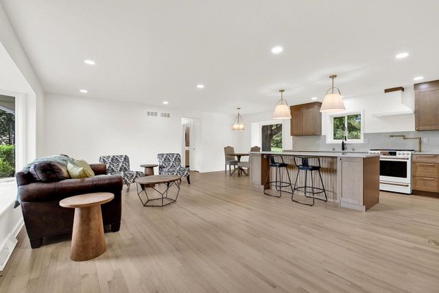3285 Wetzel LANE, Brookfield, WI 53005