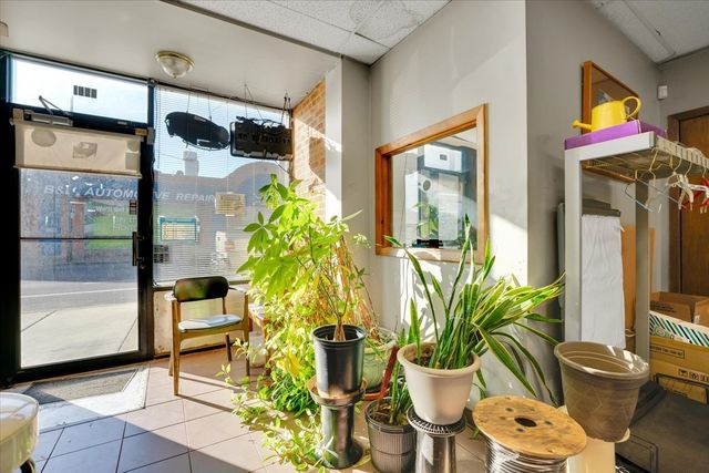 3839 N Kedzie Avenue, Chicago, IL 60618