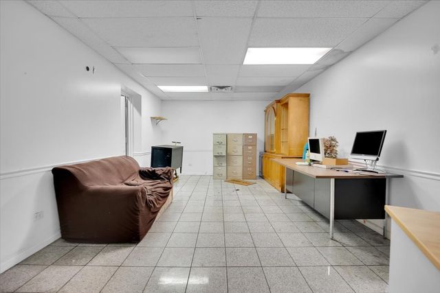 3839 N Kedzie Avenue, Chicago, IL 60618