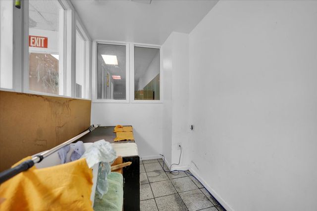 3839 N Kedzie Avenue, Chicago, IL 60618