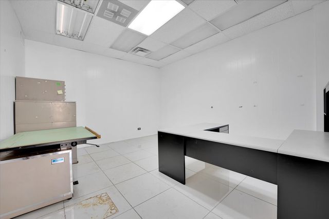 3839 N Kedzie Avenue, Chicago, IL 60618