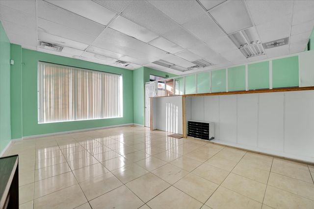 3839 N Kedzie Avenue, Chicago, IL 60618