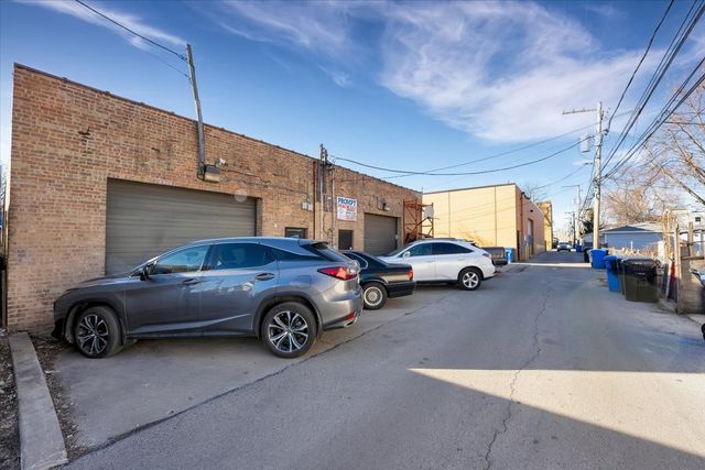 3839 N Kedzie Avenue, Chicago, IL 60618