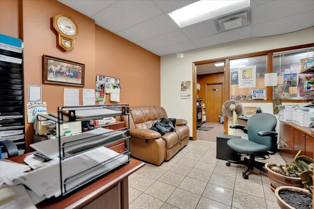 3839 N Kedzie Avenue, Chicago, IL 60618