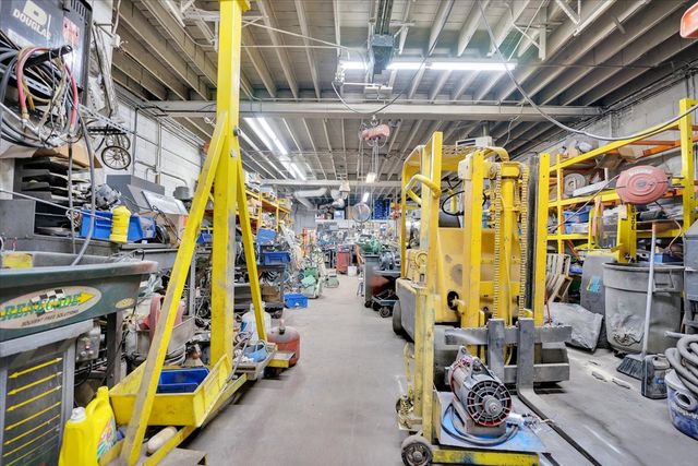 3839 N Kedzie Avenue, Chicago, IL 60618