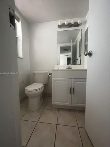 8301 Sands Point Boulevard S206, Tamarac, FL 33321