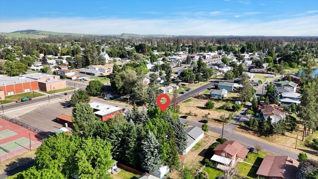 403 N JEFFERSON St, Medical Lake, WA 99022