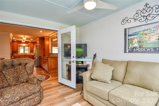 127 Fairway Drive, Mooresville, NC 28117
