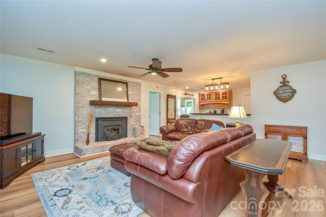 127 Fairway Drive, Mooresville, NC 28117