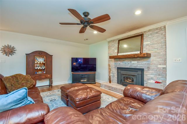 127 Fairway Drive, Mooresville, NC 28117