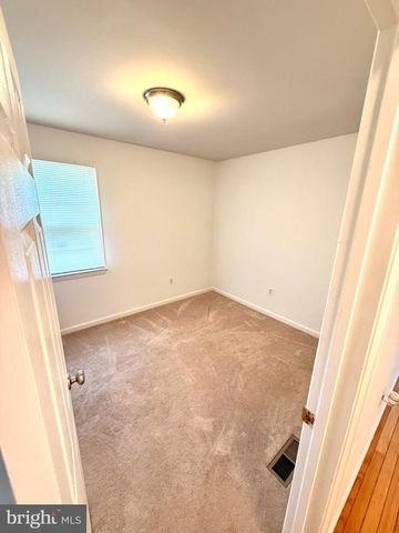 11713 BRADLEY FOREST RD, Manassas, VA 20112
