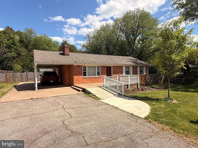 11713 BRADLEY FOREST RD, Manassas, VA 20112