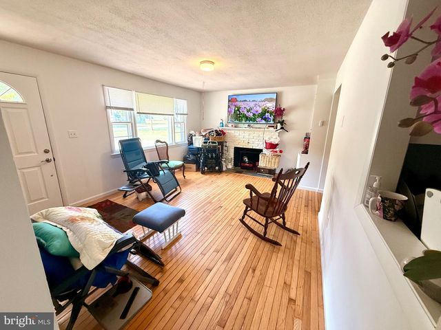 11713 BRADLEY FOREST RD, Manassas, VA 20112