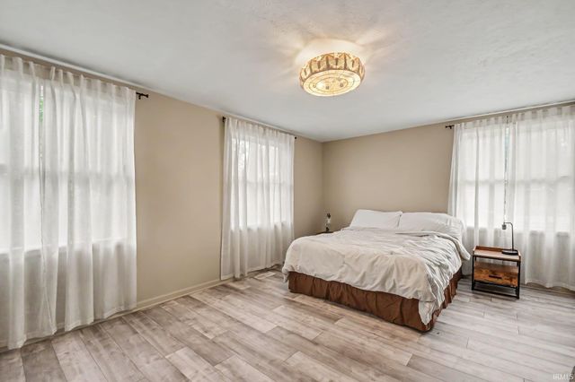 717 Whitehall Drive, South Bend, IN 46615