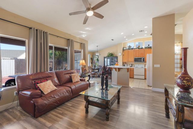 4216 Meadow Brook Ln, Salida, CA 95368