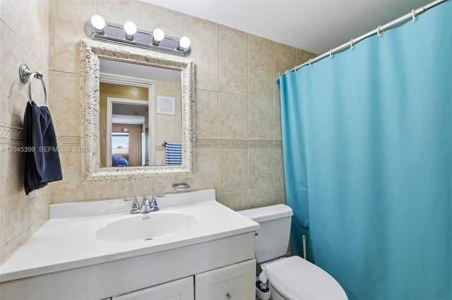 1300 W 53rd Street 25, Hialeah, FL 33012