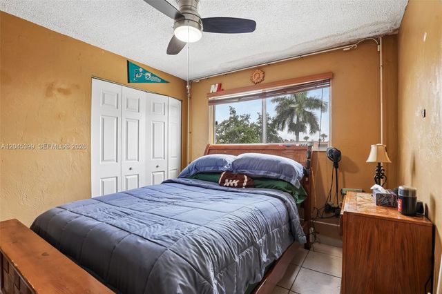 1300 W 53rd Street 25, Hialeah, FL 33012