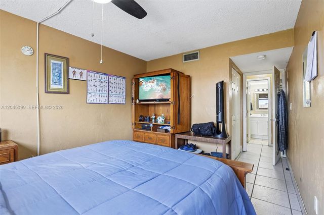 1300 W 53rd Street 25, Hialeah, FL 33012