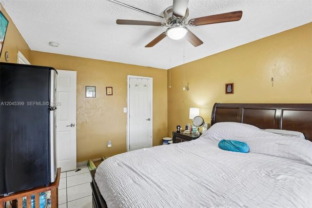 1300 W 53rd Street 25, Hialeah, FL 33012