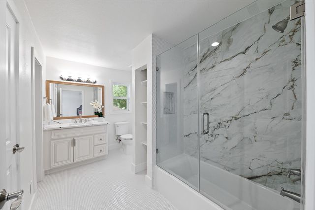 736 Voss Road, Houston, TX 77024