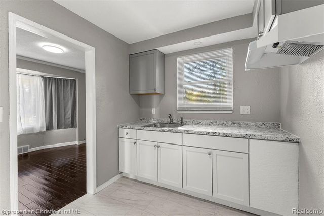 10842 Nottingham Road, Detroit, MI 48224