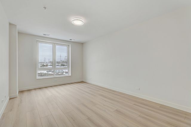 9201 Milwaukee Avenue N 207, Niles, IL 60714