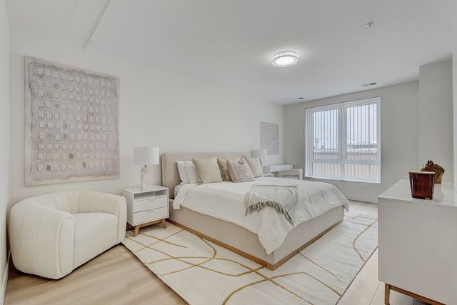 9201 Milwaukee Avenue N 207, Niles, IL 60714