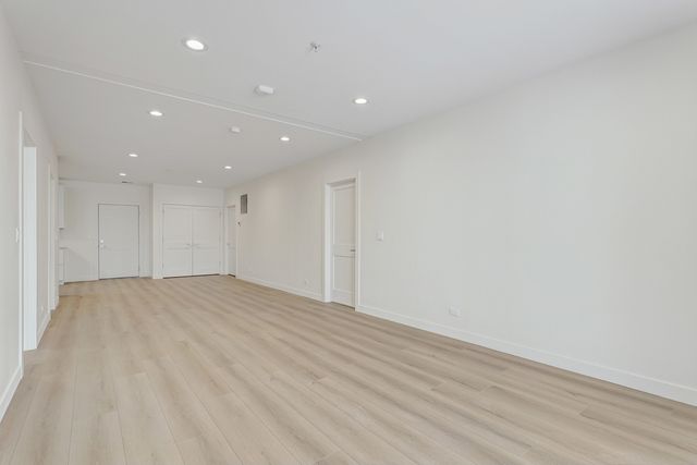 9201 Milwaukee Avenue N 207, Niles, IL 60714