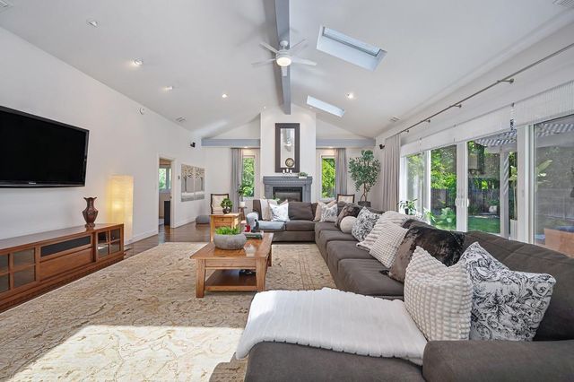3645 Las Pasas Way, Sacramento, CA 95864