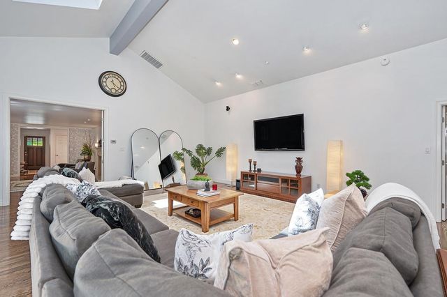 3645 Las Pasas Way, Sacramento, CA 95864