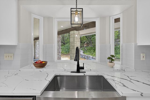 12421 Painted Bunting DR, Austin, TX 78726