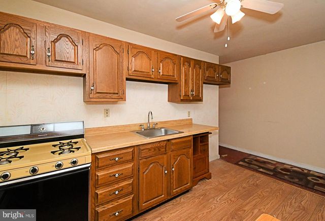6915 OAKLEY ST, Philadelphia, PA 19111