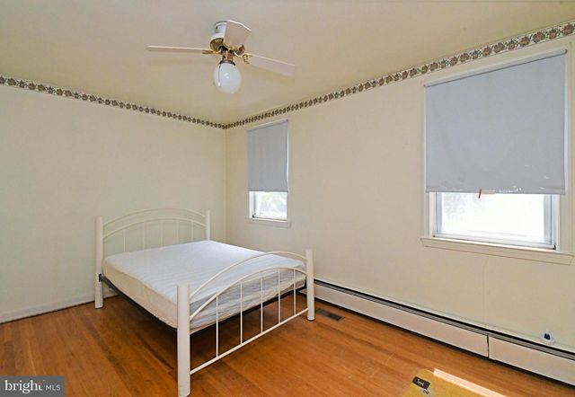6915 OAKLEY ST, Philadelphia, PA 19111