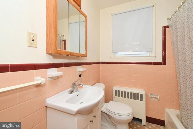 6915 OAKLEY ST, Philadelphia, PA 19111