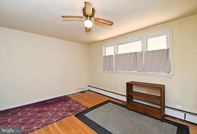 6915 OAKLEY ST, Philadelphia, PA 19111