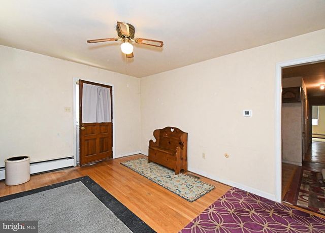 6915 OAKLEY ST, Philadelphia, PA 19111