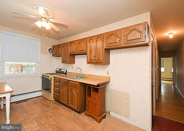 6915 OAKLEY ST, Philadelphia, PA 19111
