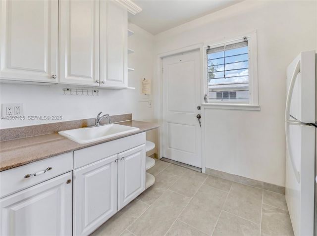 7407 Byron Ave 3, Miami Beach, FL 33141