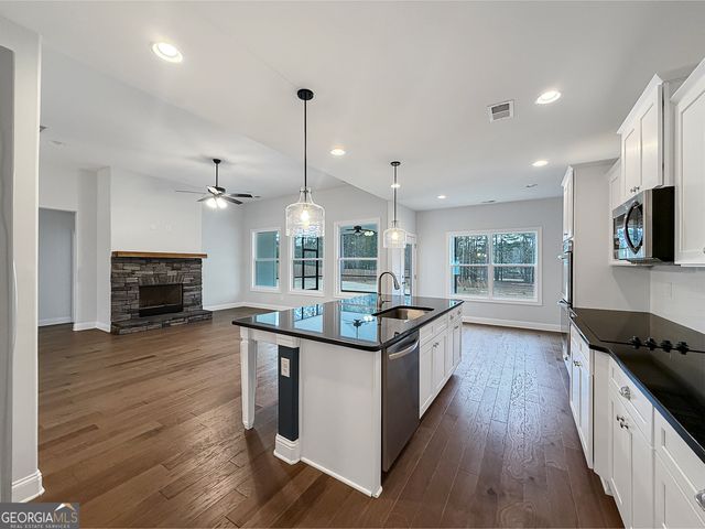 40 Riverstone Drive, Senoia, GA 30276