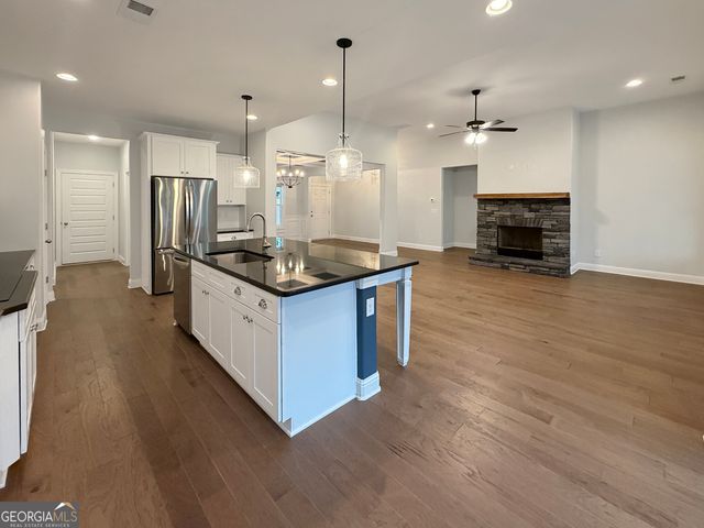 40 Riverstone Drive, Senoia, GA 30276