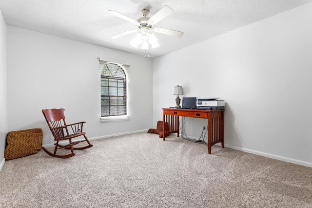 12 Kings Court, Little Rock, AR 72211