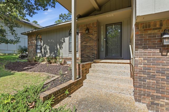12 Kings Court, Little Rock, AR 72211