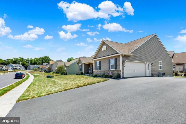 113 SIANNA CIR, Wernersville, PA 19565